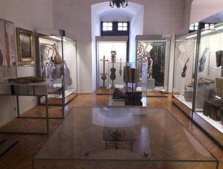 Muzeum InstrumentÃ³w Ludowych 