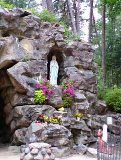 Połąga Litwa Grota Matki Boskiej z Lourdes